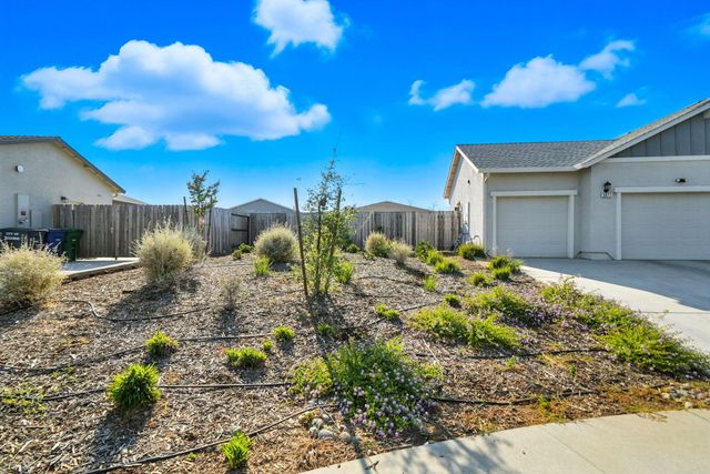 3877 Patsy Drive, Redding, CA 96001