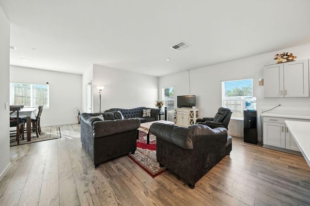 3877 Patsy Drive, Redding, CA 96001