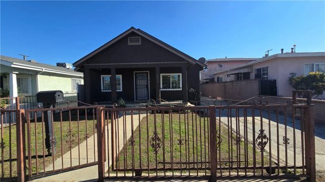 654 Oakford, Los Angeles, CA 90022