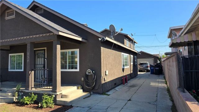 654 Oakford, Los Angeles, CA 90022