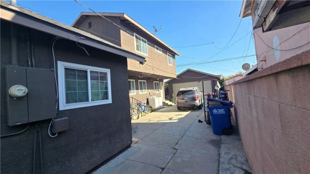 654 Oakford, Los Angeles, CA 90022