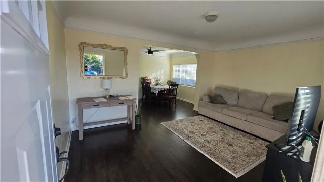 654 Oakford, Los Angeles, CA 90022