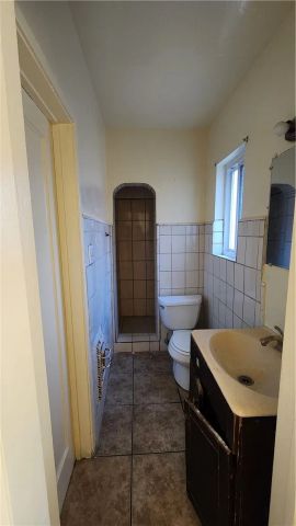 654 Oakford, Los Angeles, CA 90022