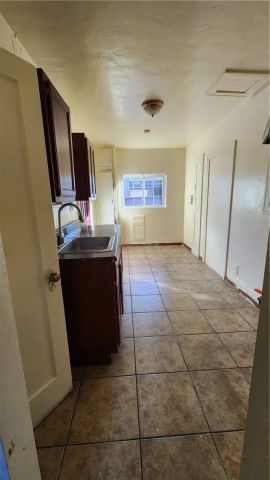 654 Oakford, Los Angeles, CA 90022