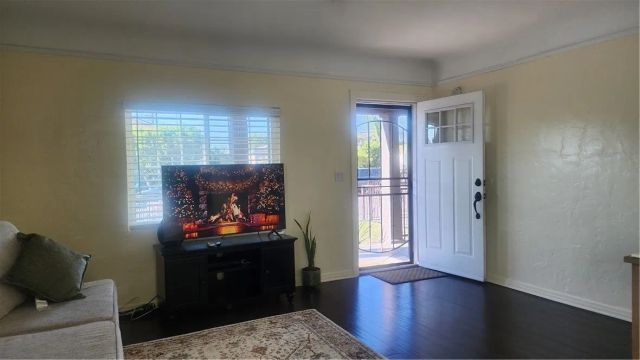 654 Oakford, Los Angeles, CA 90022