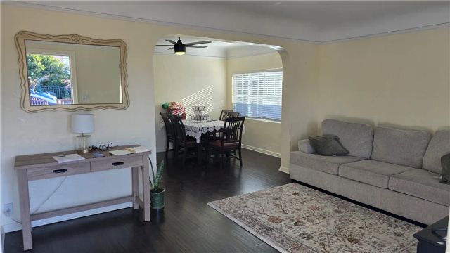 654 Oakford, Los Angeles, CA 90022