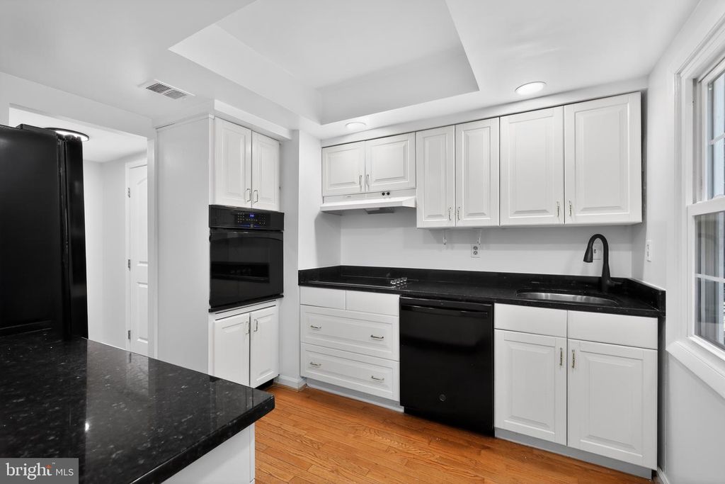 Image 10 of property listing at 1691 FREEMONT CT, Crofton, MD 21114