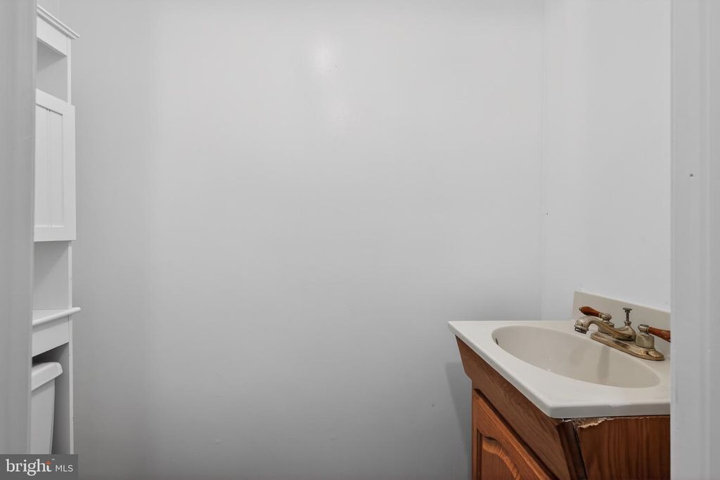 Image 24 of property listing at 1691 FREEMONT CT, Crofton, MD 21114