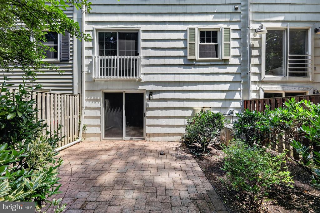 Image 29 of property listing at 1691 FREEMONT CT, Crofton, MD 21114