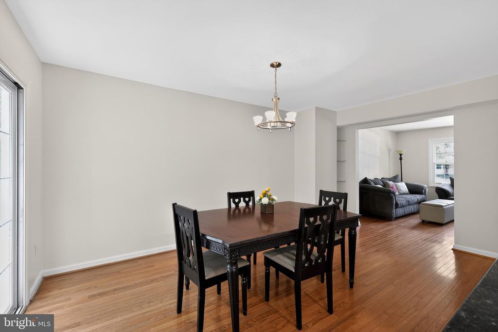 Image 7 of property listing at 1691 FREEMONT CT, Crofton, MD 21114