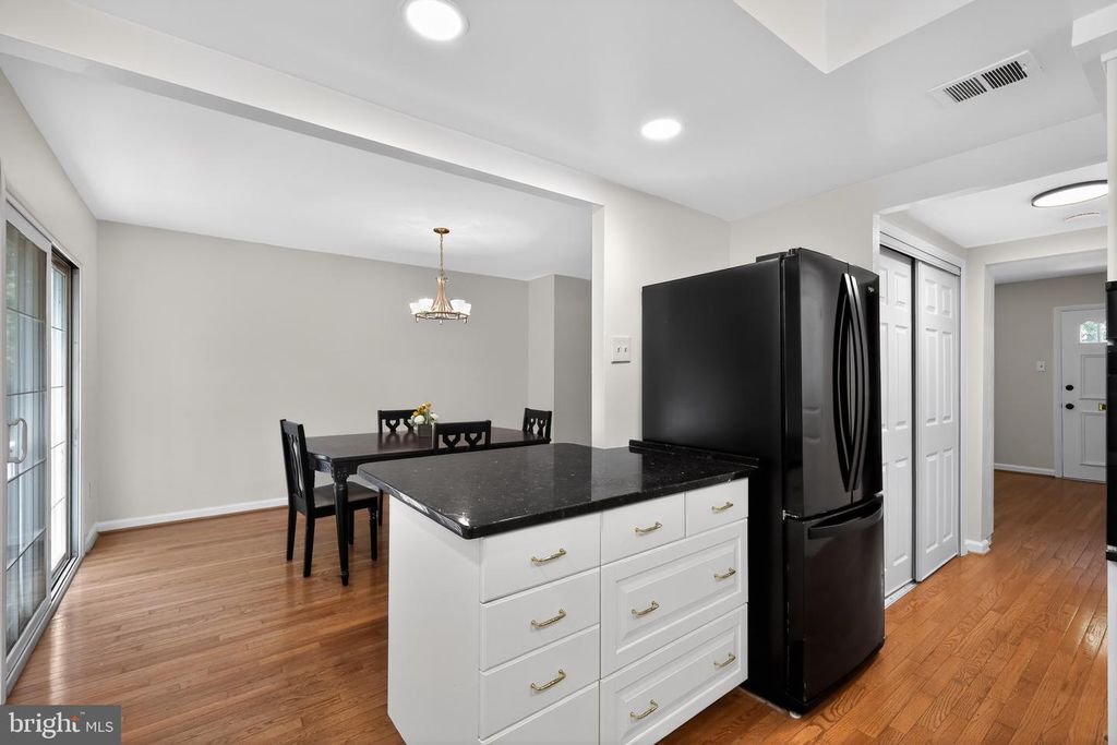 Image 9 of property listing at 1691 FREEMONT CT, Crofton, MD 21114