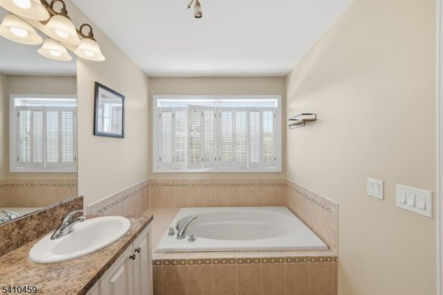 154 George Russell Way, Clifton City, NJ 07013