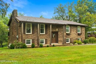 218 Fireside Dr, Brandenburg, KY 40108