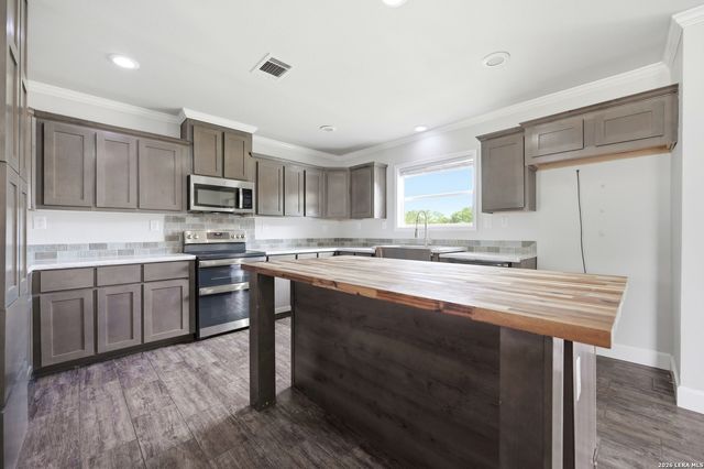 889 RUST RANCH RD, Blanco, TX 78606