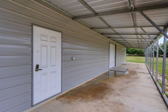 889 RUST RANCH RD, Blanco, TX 78606
