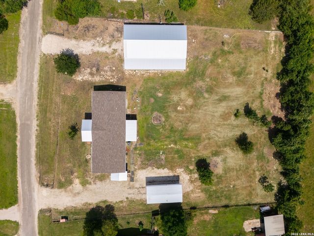 889 RUST RANCH RD, Blanco, TX 78606