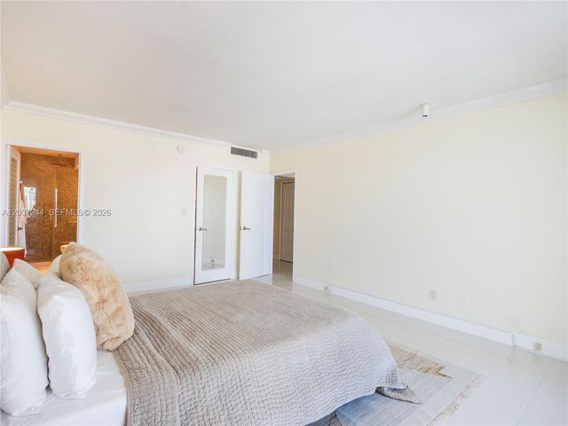 5401 Collins Ave 1013, Miami Beach, FL 33140