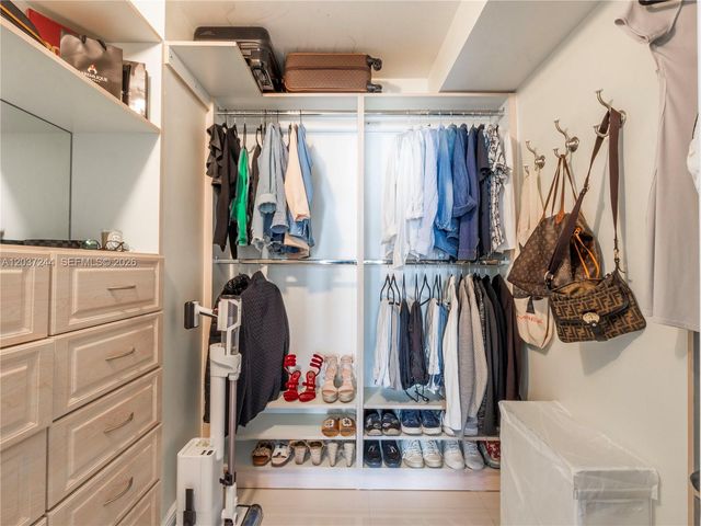 5401 Collins Ave 1013, Miami Beach, FL 33140