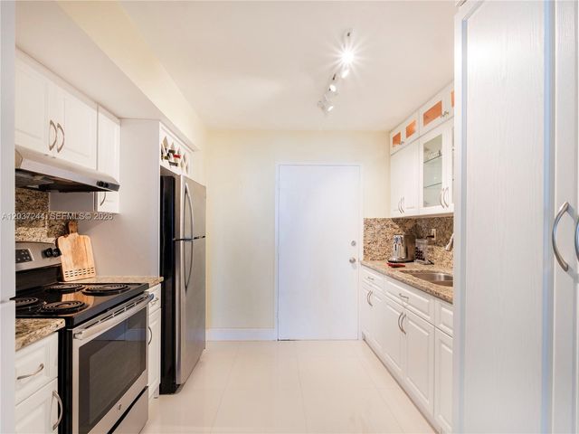 5401 Collins Ave 1013, Miami Beach, FL 33140