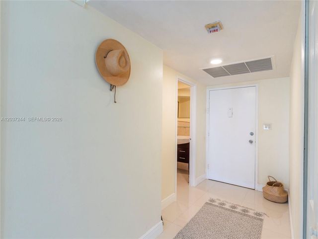 5401 Collins Ave 1013, Miami Beach, FL 33140