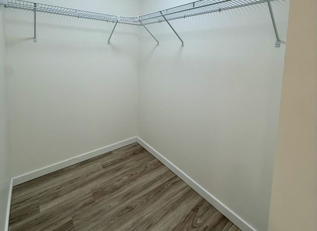 1222 Fountain Dr, Salina, KS 67401