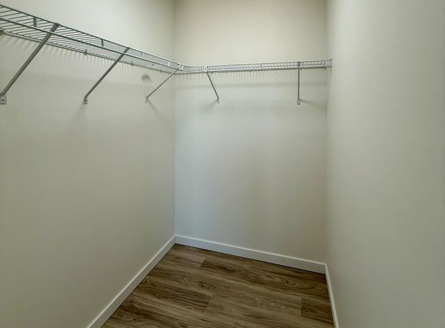 1222 Fountain Dr, Salina, KS 67401