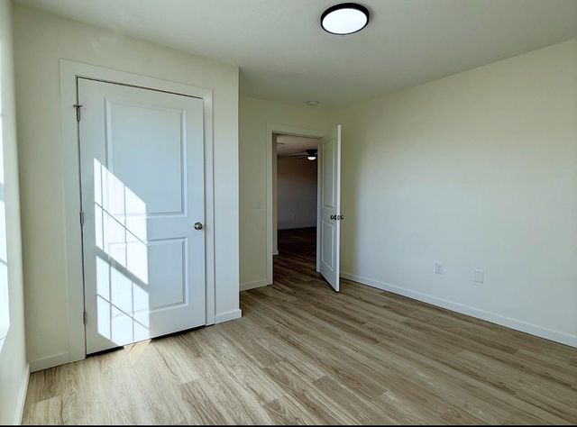 1222 Fountain Dr, Salina, KS 67401