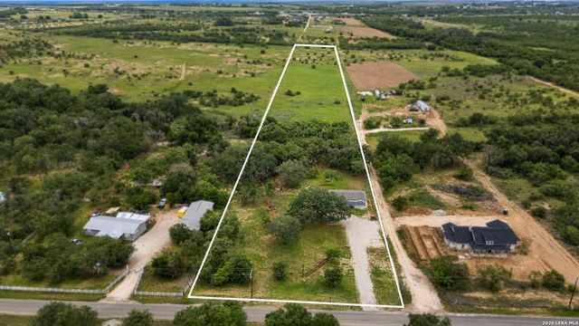 1169 Old Adams Ln, Pleasanton, TX 78064