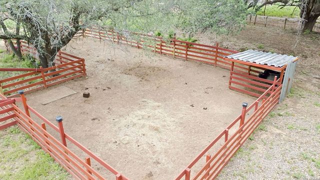 1169 Old Adams Ln, Pleasanton, TX 78064