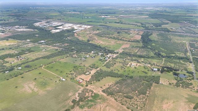 1169 Old Adams Ln, Pleasanton, TX 78064