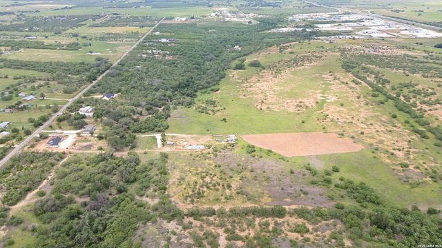 1169 Old Adams Ln, Pleasanton, TX 78064