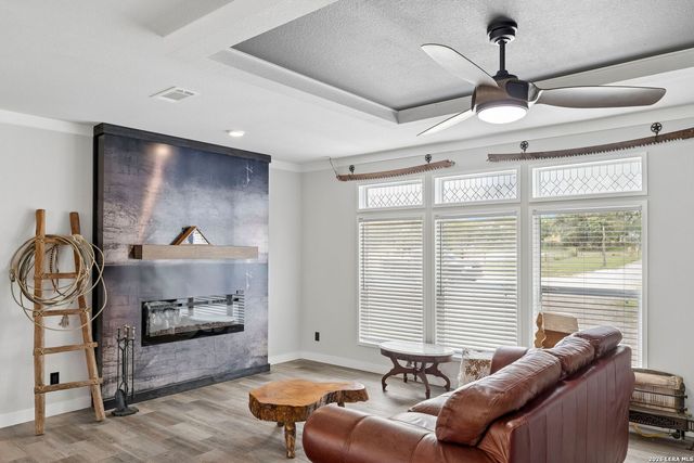 1169 Old Adams Ln, Pleasanton, TX 78064