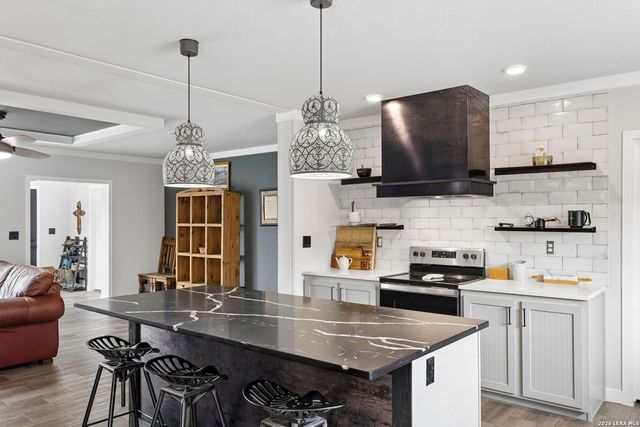 1169 Old Adams Ln, Pleasanton, TX 78064