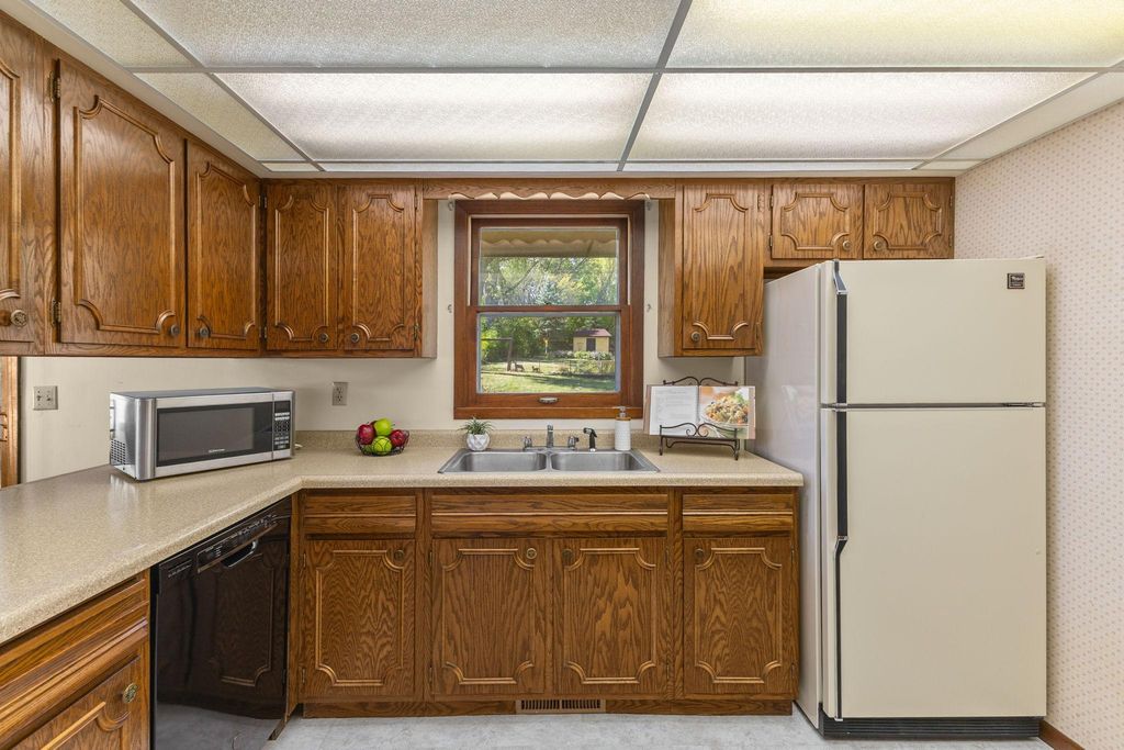 7917 Mount Curve Boulevard, Brooklyn Park, MN 55445 — photo 5