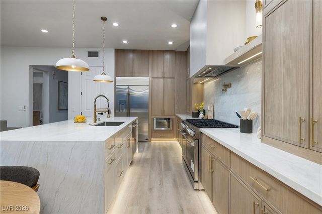 12 Oro Valley Drive, Henderson, NV 89052