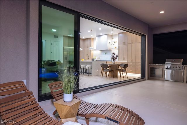 12 Oro Valley Drive, Henderson, NV 89052