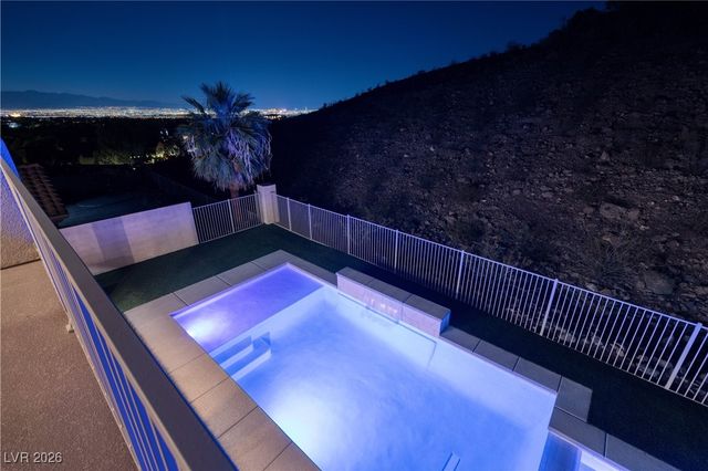 12 Oro Valley Drive, Henderson, NV 89052