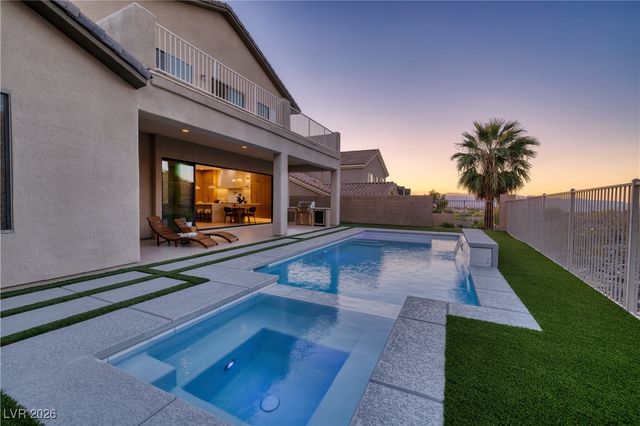 12 Oro Valley Drive, Henderson, NV 89052