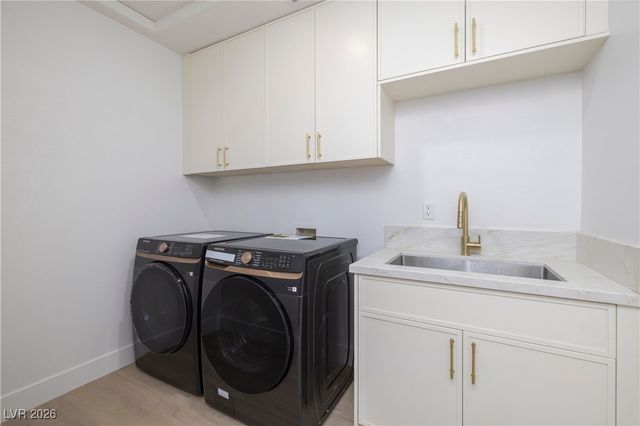 12 Oro Valley Drive, Henderson, NV 89052