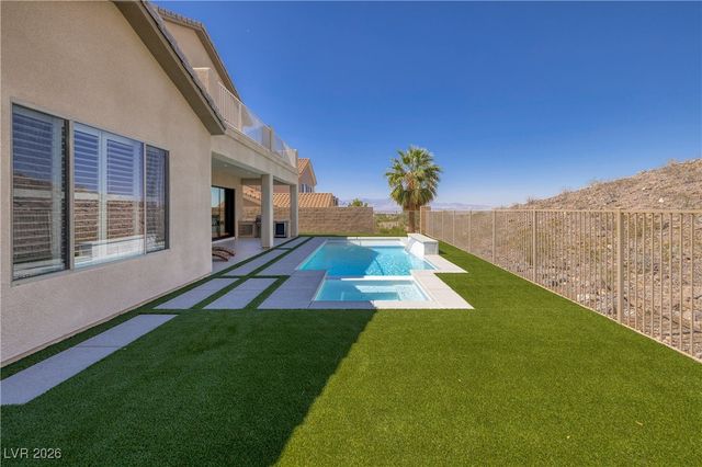 12 Oro Valley Drive, Henderson, NV 89052