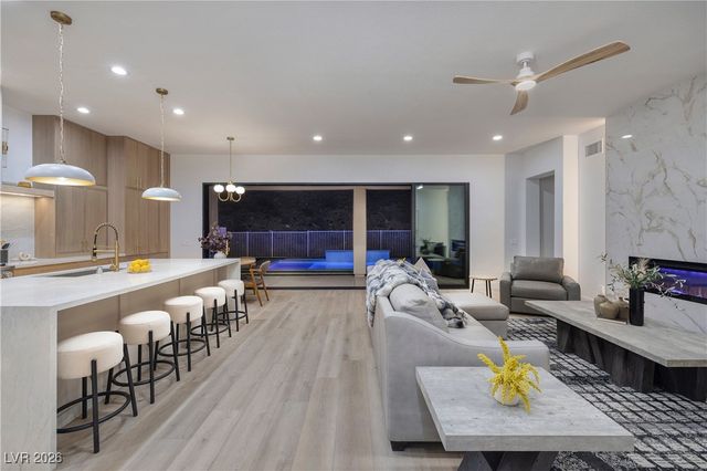 12 Oro Valley Drive, Henderson, NV 89052