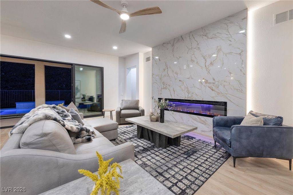 12 Oro Valley Drive, Henderson, NV 89052