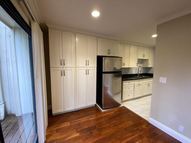 3017 Kaiser Drive B, Santa Clara, CA 95051