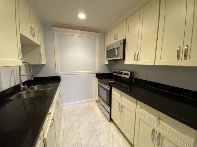 3017 Kaiser Drive B, Santa Clara, CA 95051