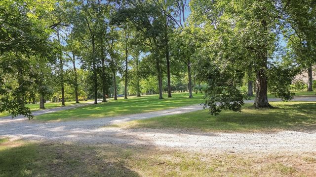 2350 Joe Brown Rd, Spring Hill, TN 37174