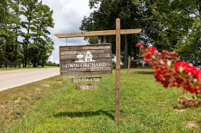 2350 Joe Brown Rd, Spring Hill, TN 37174