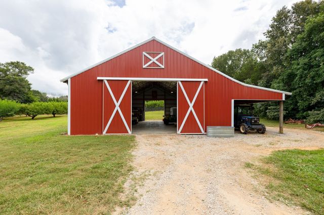 2350 Joe Brown Rd, Spring Hill, TN 37174