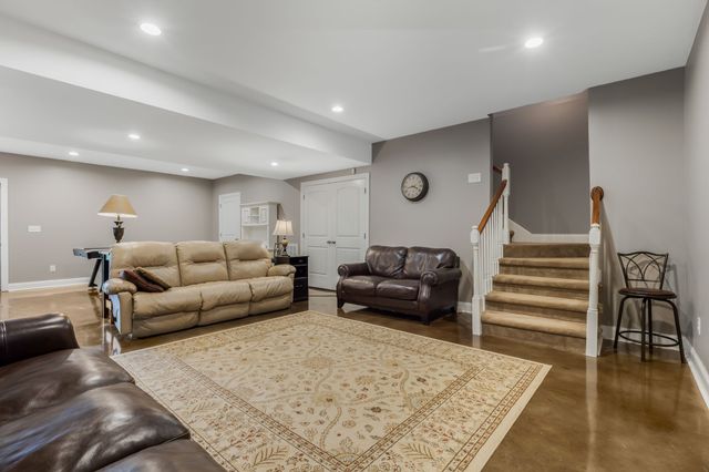 2350 Joe Brown Rd, Spring Hill, TN 37174