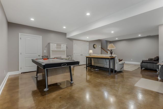 2350 Joe Brown Rd, Spring Hill, TN 37174