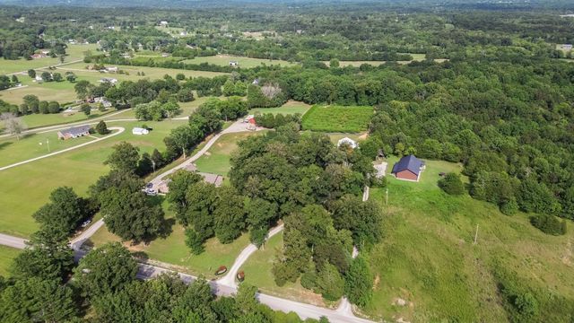 2350 Joe Brown Rd, Spring Hill, TN 37174